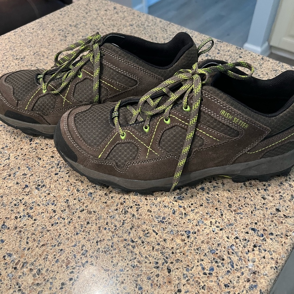 Men’s Irish Setter work boots. Like new, steel toe, lace up. Size 11.5